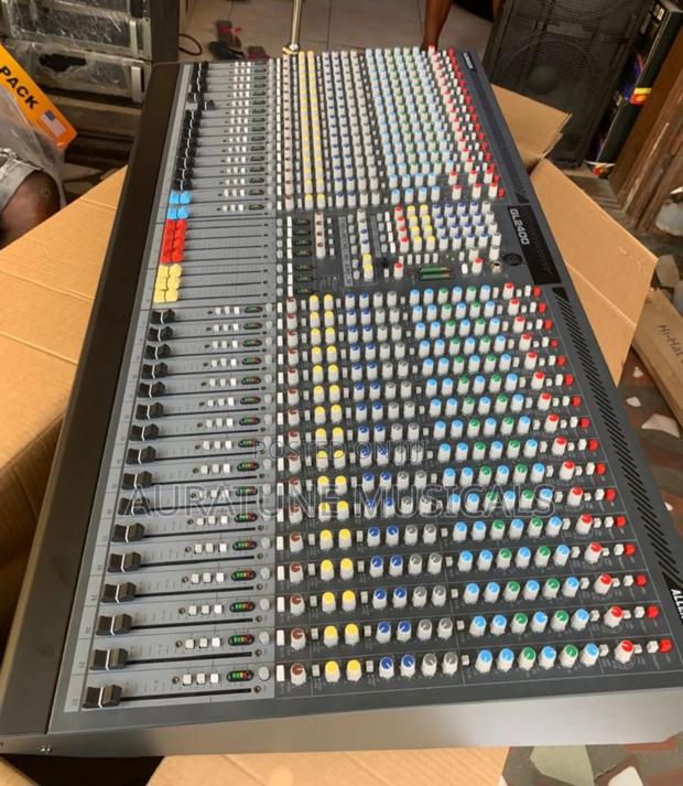 Allen and Heath Gl2400 32channel Mixer · Photo 2