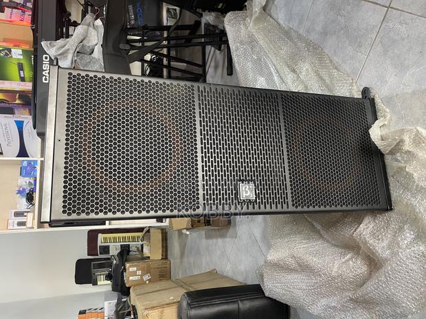 Beta3 Line Arrays · Photo 3
