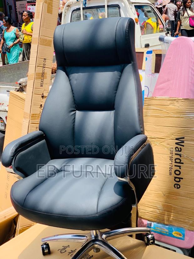 Senior Executive Office Chair · Photo 4