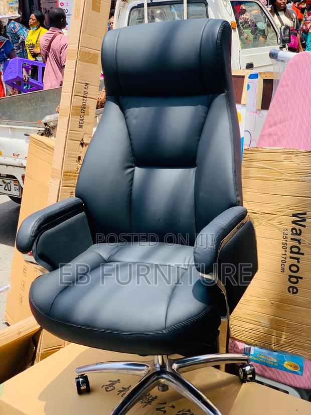 Senior Executive Office Chair · Photo 3