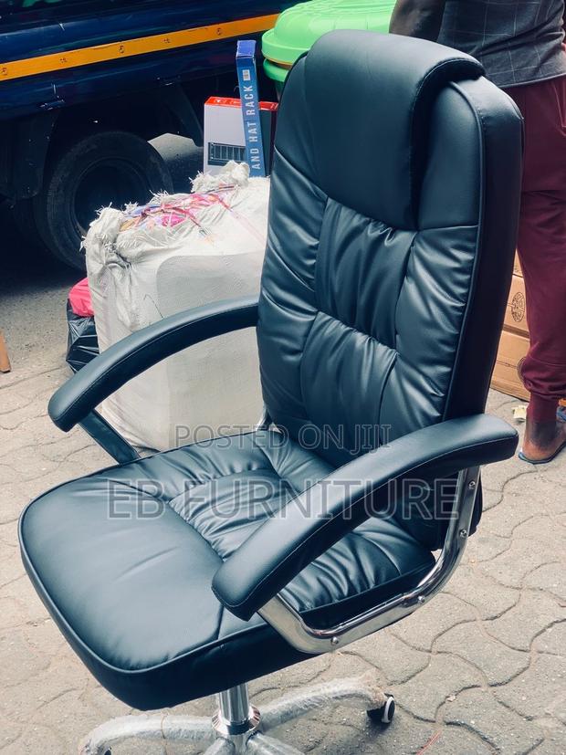 Executive Office Chair/Pastors Chair · Photo 4