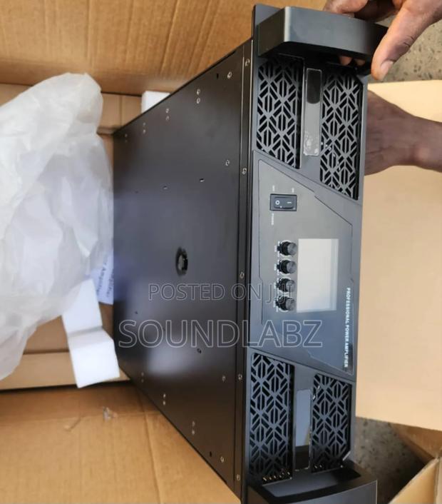Ev/Yamaha 4channel Amplifier · Photo 3