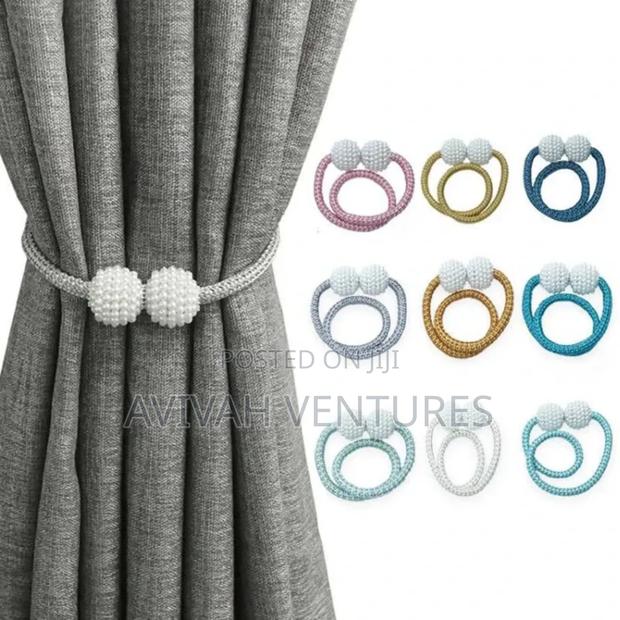 Curtain Holder · Photo 2