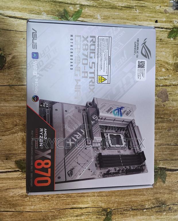 Asus Rog Strix X870 Motherboard · Photo 2