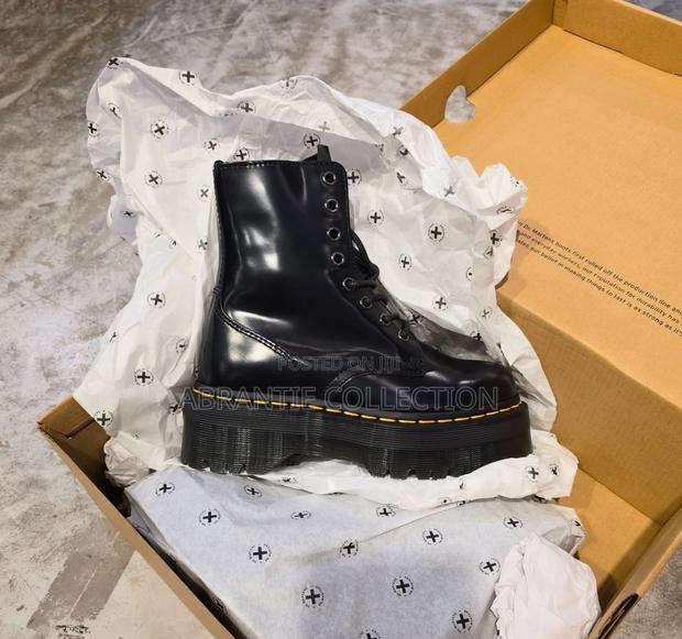 Your Authentic Dr Martens High Boot Platform · Photo 4