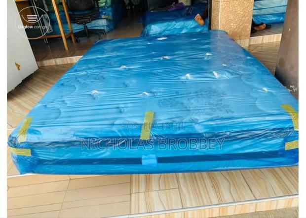 60/80 Foreign Mattress · Photo 3