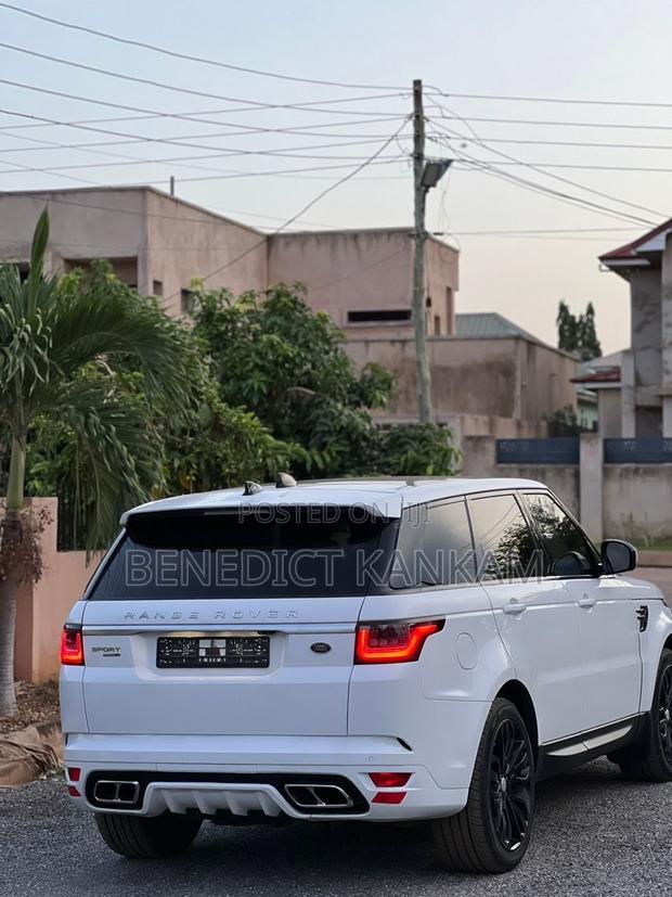 Land Rover Range Rover Sport SE 4x4 (3.0L 6cyl 8A) 2017 White · Photo 2