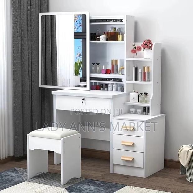 Dressing Locker · Photo 3