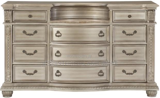 Dresser (11- Drawer) · Photo 4