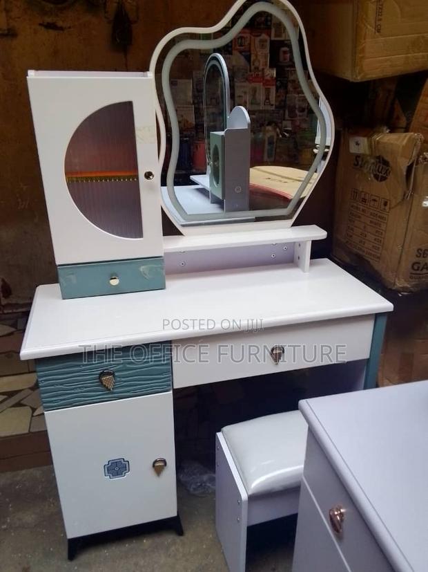 Stylish Vanity Dresser [Led] · Photo 2
