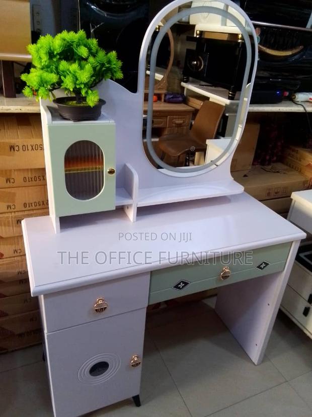 Vanity Dresser[Led] · Photo 2