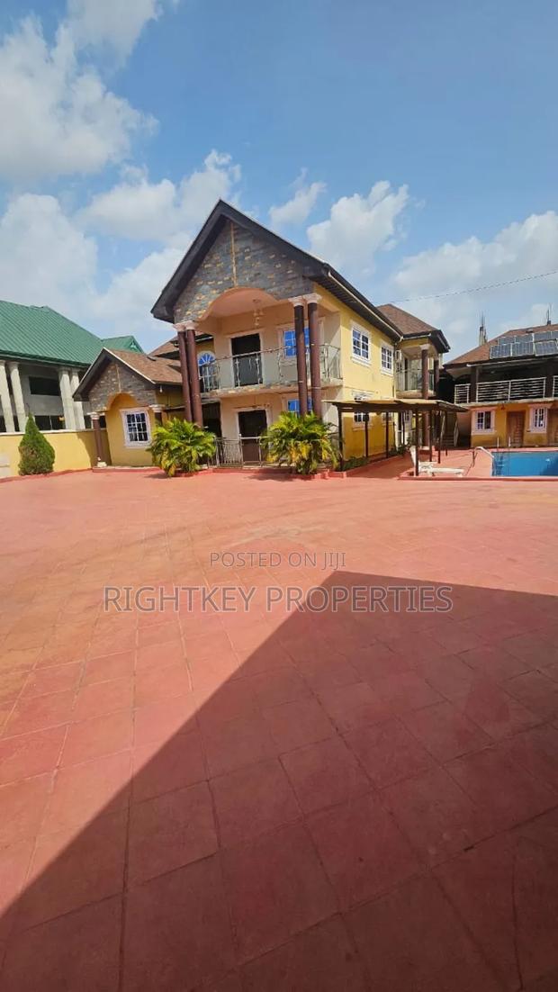 5bdrm Duplex in Rightkey, Kumasi Metropolitan for sale · Photo 1
