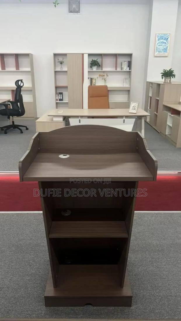 Podium GHJHGG · Photo 1