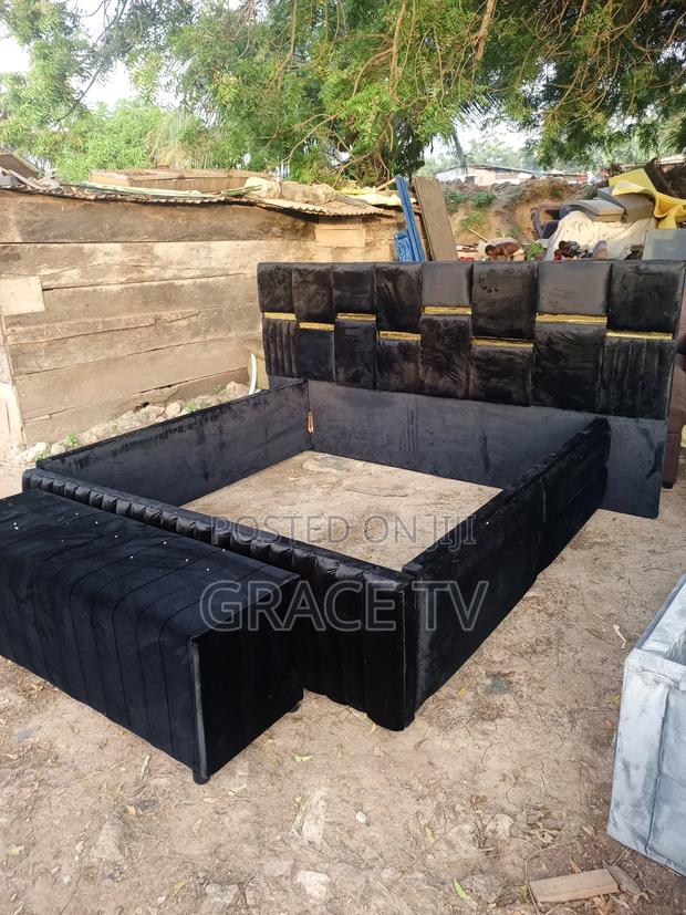 Queen Size Bed Frame · Photo 3