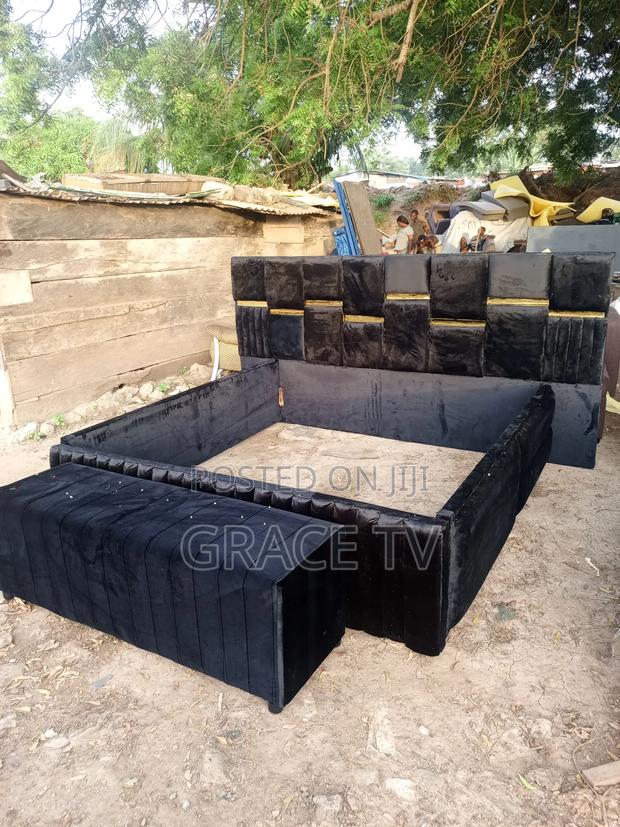 Queen Size Bed Frame · Photo 4