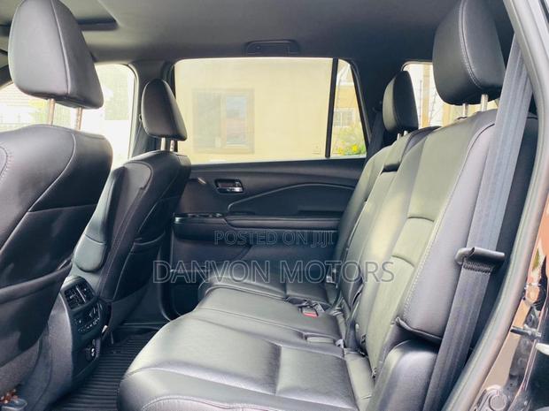 Honda Passport Touring AWD 2020 Black photo 3