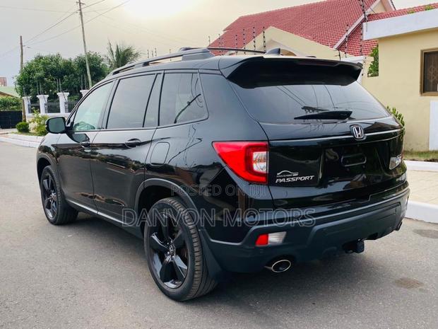 Honda Passport Touring AWD 2020 Black photo 6