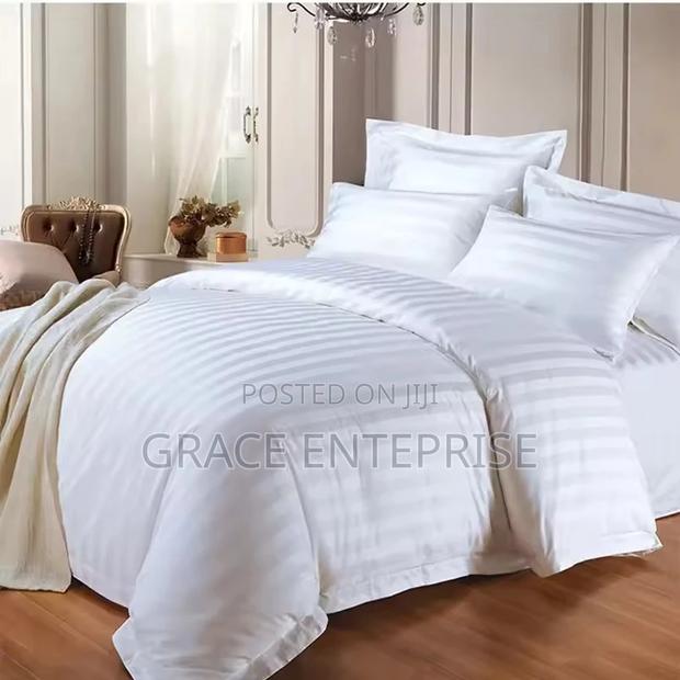 Luxurious 6 Pieces Duvet Set for Hotels · Photo 2