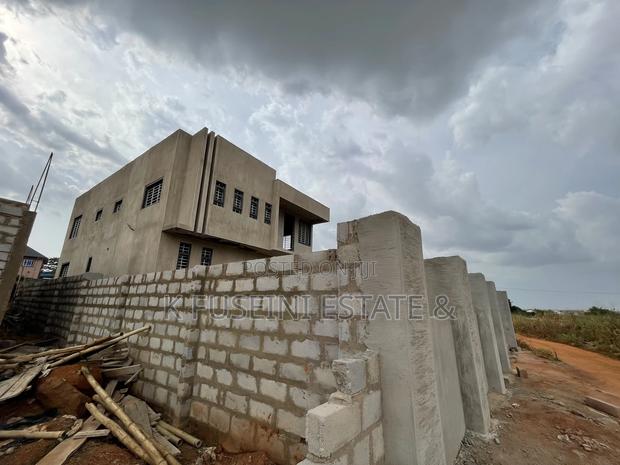 4bdrm House in K Fuseini Estate, Kumasi Metropolitan for sale photo 3