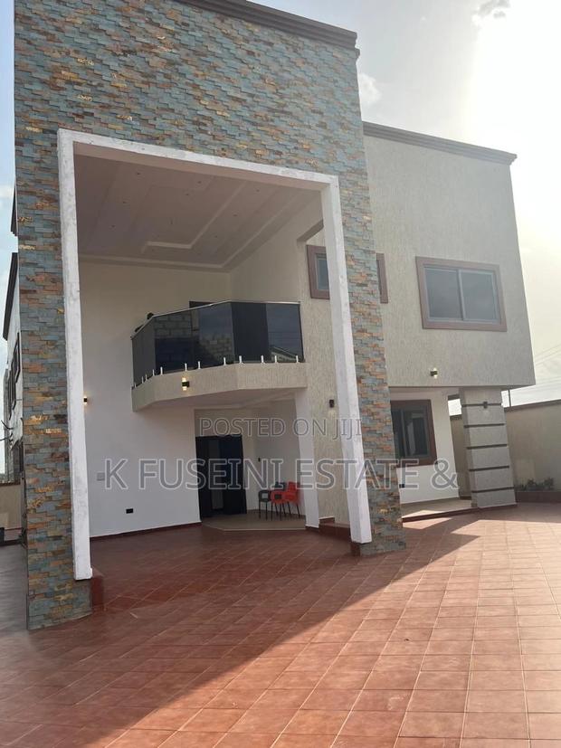 4bdrm House in K Fuseini Estate, Kumasi Metropolitan for sale photo 3