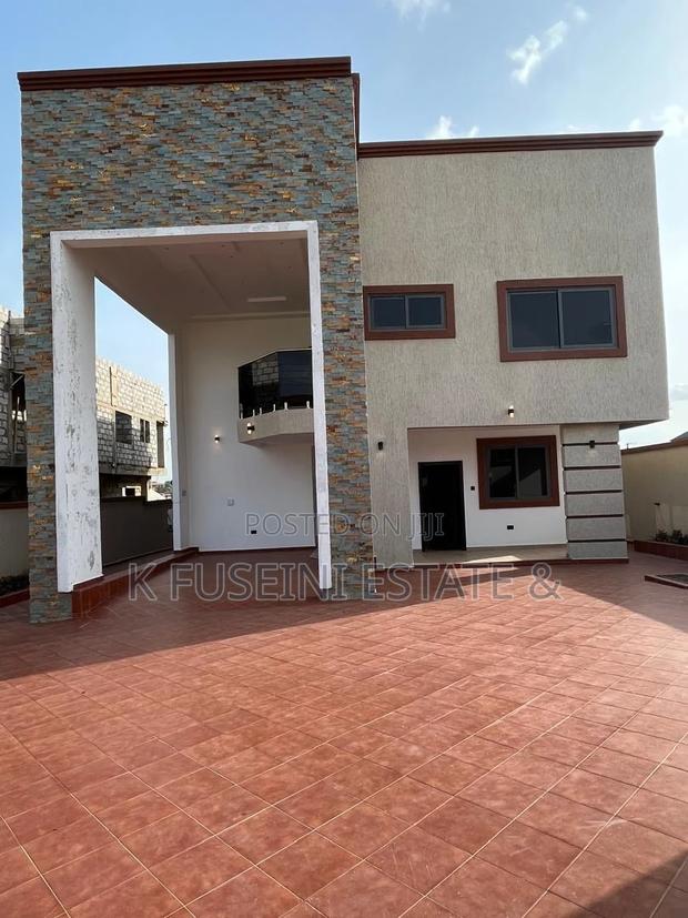 4bdrm House in K Fuseini Estate, Kumasi Metropolitan for sale photo 5