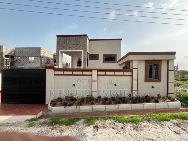 4bdrm House in K Fuseini Estate, Kumasi Metropolitan for sale photo 2