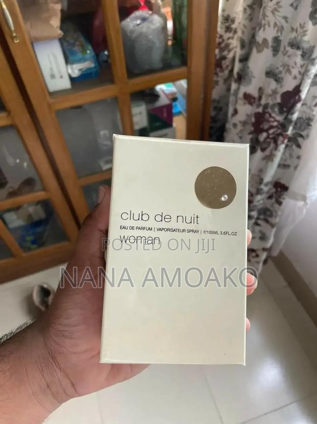 Club De Nuit Woman