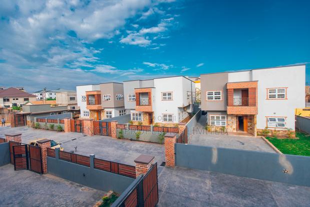 Newly Build 4 Bedroom House With Bq In A Gated Community · Photo 1