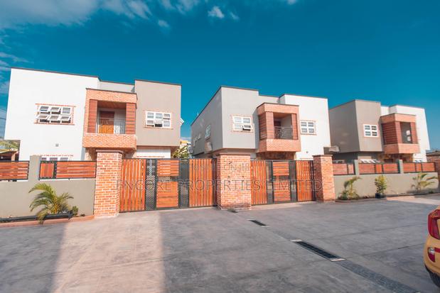 Newly Build 4 Bedroom House With Bq In A Gated Community · Photo 4