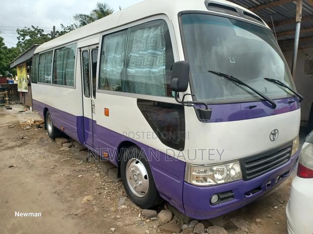 Toyota Coaster 2005 Beige