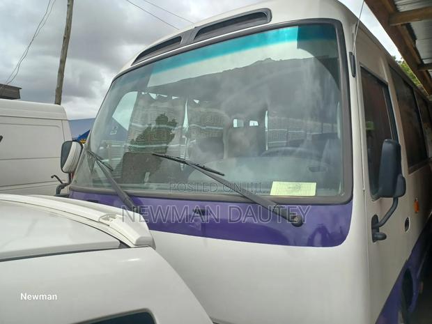 Toyota Coaster 2005 Beige