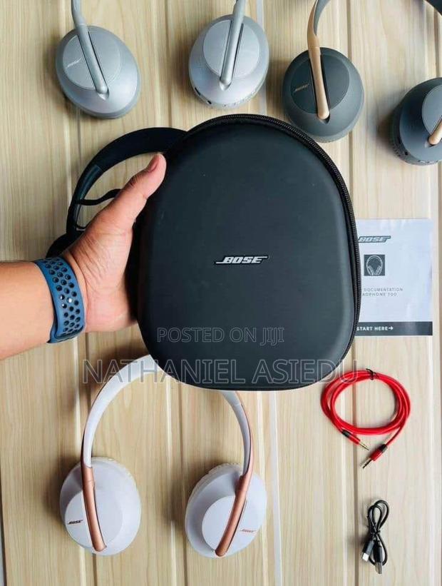 Bose 700 Wireless Headset With Case (Noise Cancelation) · Photo 4