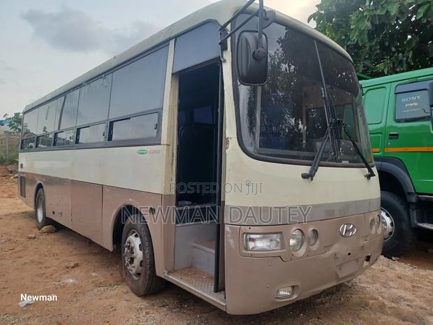 Hyundai Aero Town 2002 Beige