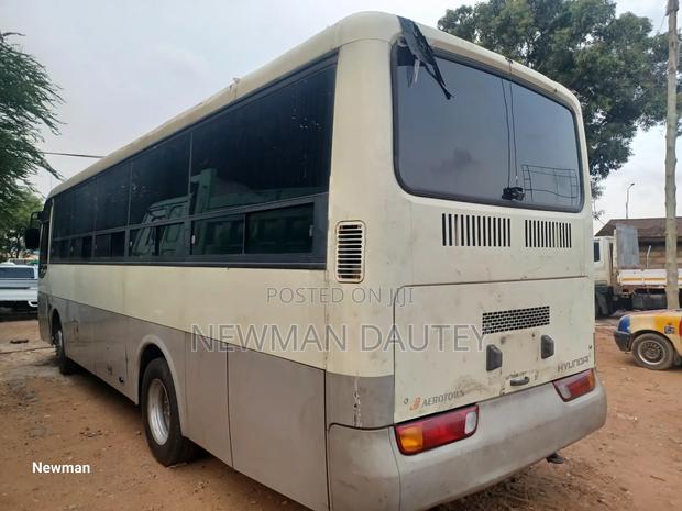 Hyundai Aero Town 2002 Beige