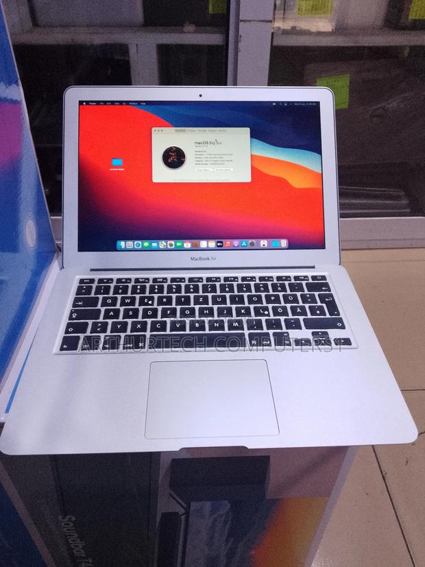 Laptop Apple MacBook Air 2011 4GB Intel Core I5 SSD 128GB · Photo 4