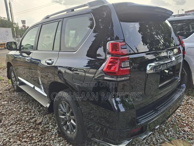Toyota Land Cruiser Prado 2.8 2017 Black