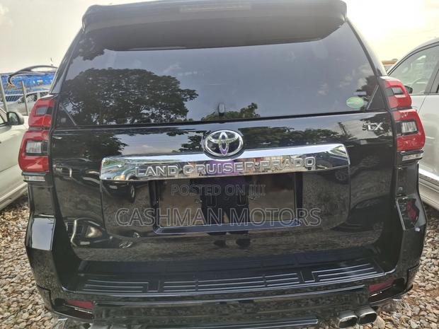 Toyota Land Cruiser Prado 2.8 2017 Black