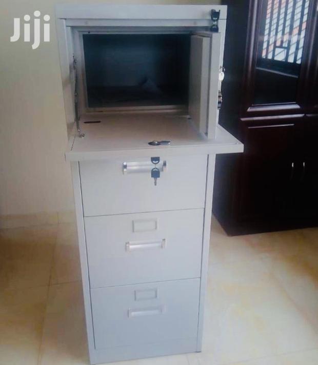 Cabinet With Safe · Photo 2