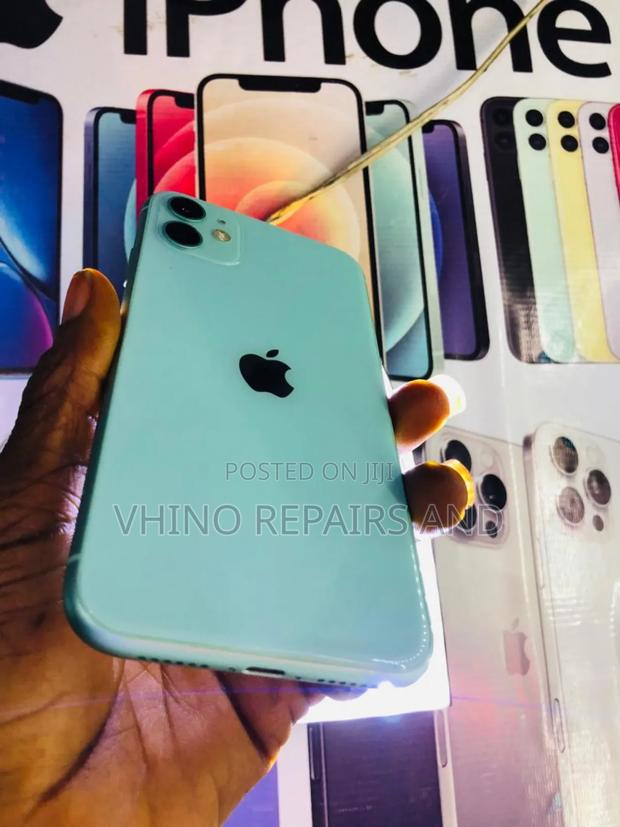 New Apple iPhone 11 128 GB Blue photo 2