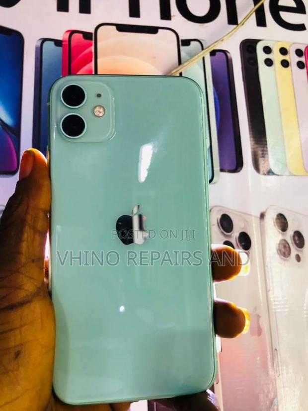 New Apple iPhone 11 128 GB Blue photo 3