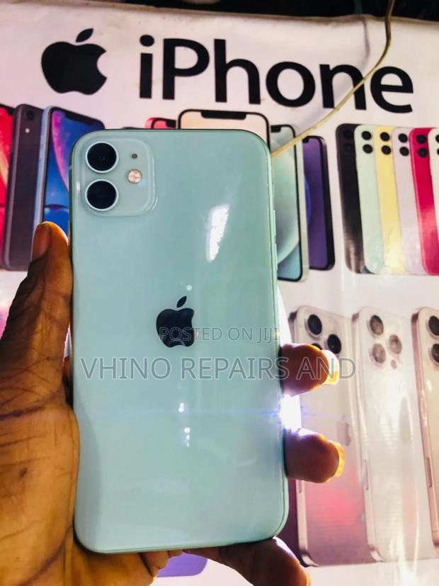 New Apple iPhone 11 128 GB Blue photo 4