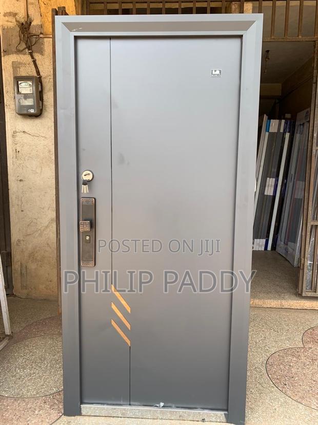 Ls 04 Gray Black Door