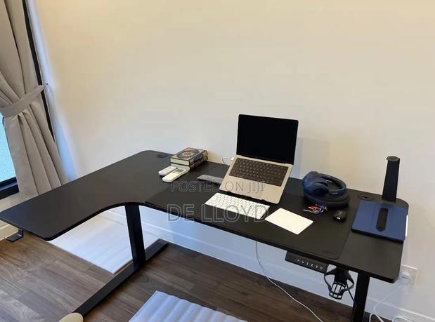 L Electric Adjustable Table (160 Cm by 65 Cm)