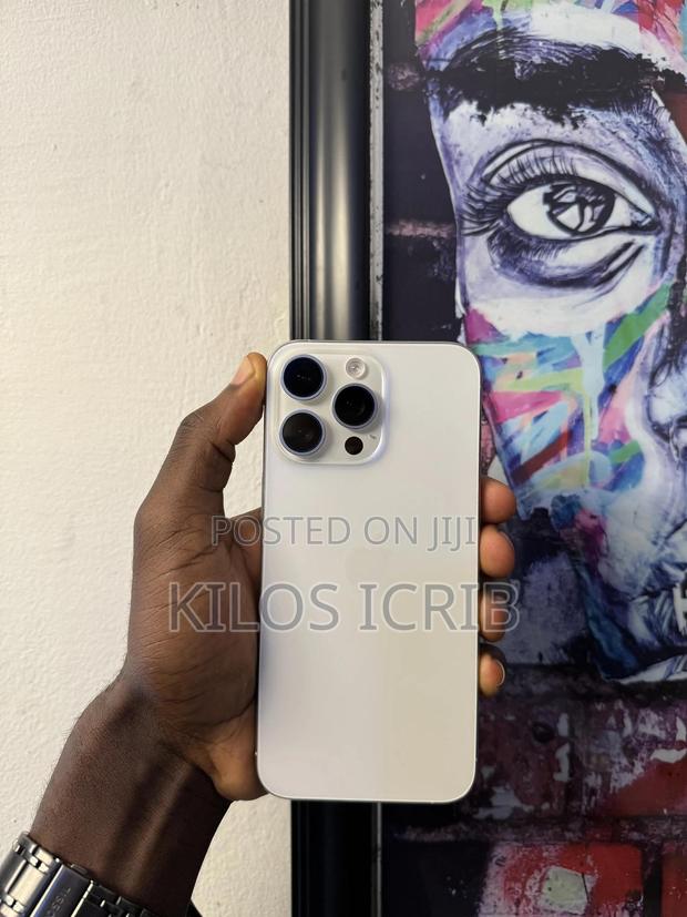 Apple iPhone 15 Pro Max 256 GB White photo 2