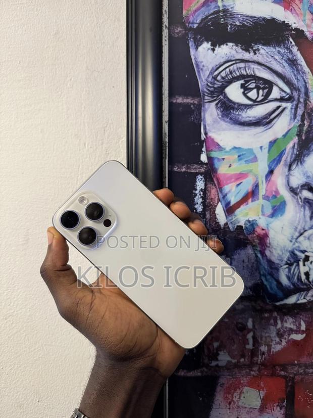 Apple iPhone 15 Pro Max 256 GB White photo 3