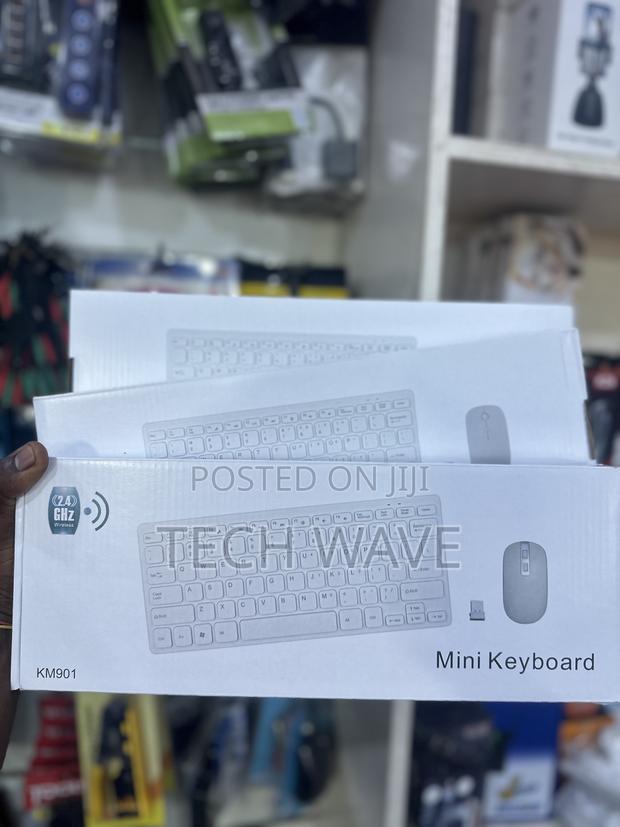 Wireless Mini Keyboard and Mouse Combo · Photo 4