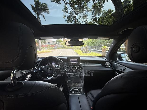 Mercedes-Benz GLC-Class 2019 Black photo 5