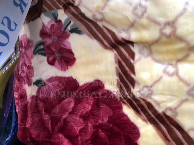 Luxury Fluffy Blanket · Photo 4