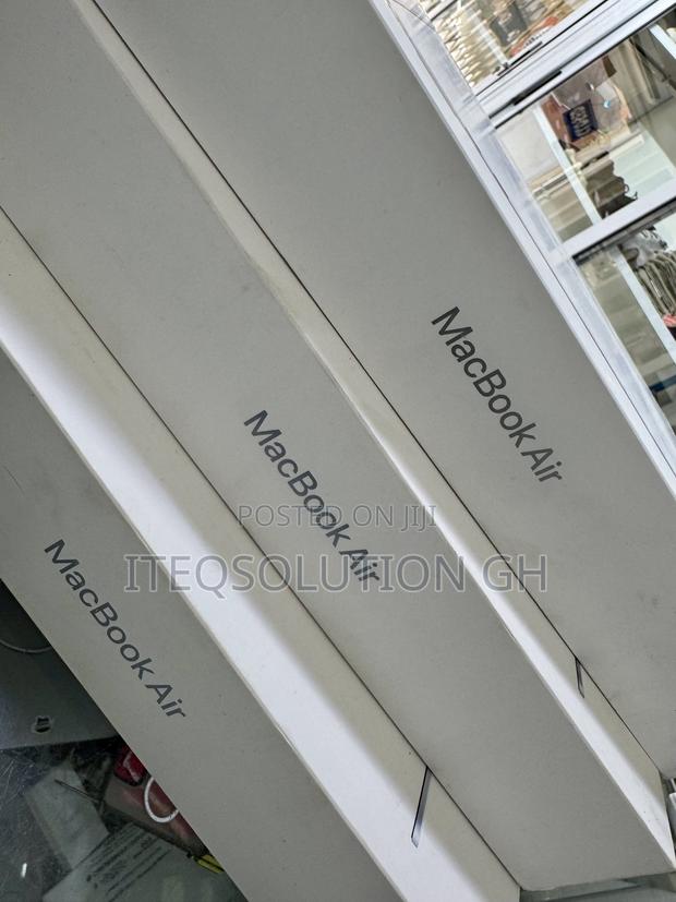 New Laptop Apple MacBook Air 2025 M4 13-Inch 16GB Apple M4 SSD 256GB