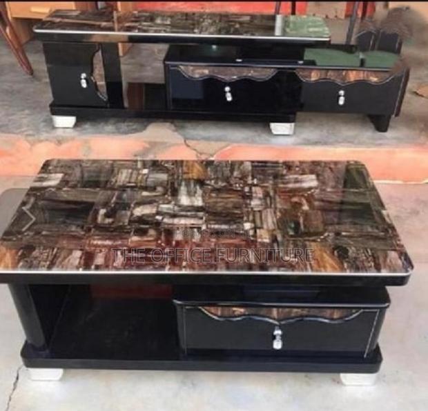Console Table With Center · Photo 2